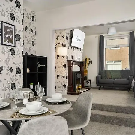 Stylish Home, Sleeps 6, Free Parking, Smart Tv, Free Wi-fi, Perfect For Groups Redcar