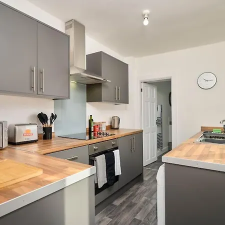 Stylish Home, Sleeps 6, Free Parking, Smart Tv, Free Wi-fi, Perfect For Groups * Redcar