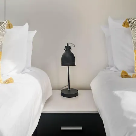 Stylish Home, Sleeps 6, Free Parking, Smart Tv, Free Wi-fi, Perfect For Groups Redcar