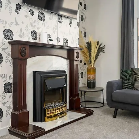 Stylish Home, Sleeps 6, Free Parking, Smart Tv, Free Wi-fi, Perfect For Groups *